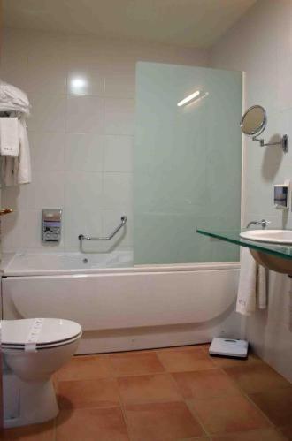 Hotel Comte Tallaferro Besalu Room photo